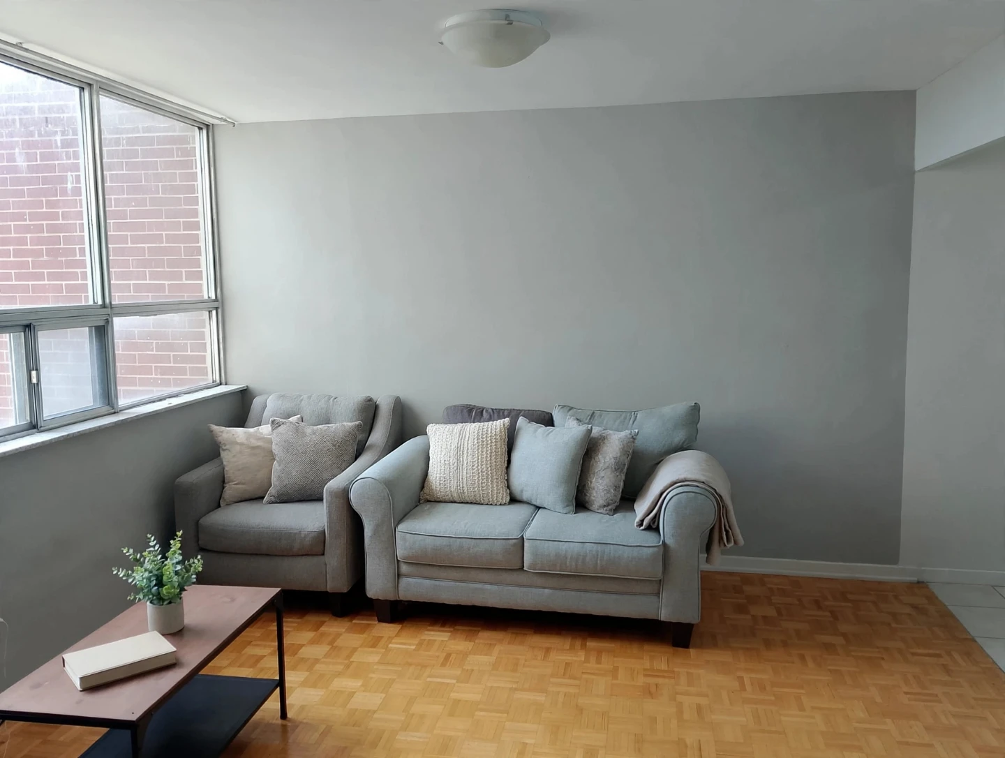🏠 Bright Studio Apartment for Lease Takeover – East York - photo 3