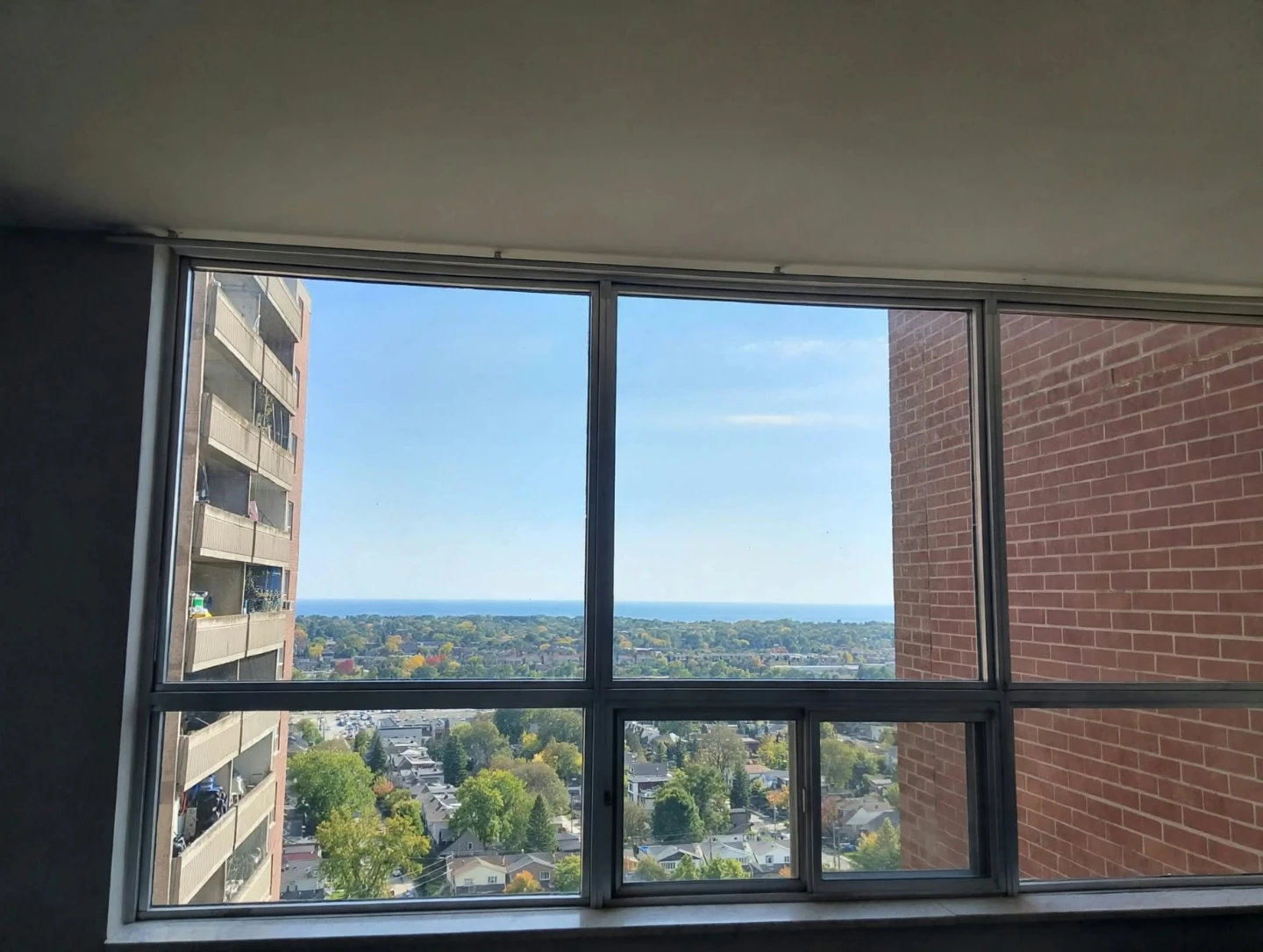 🏠 Bright Studio Apartment for Lease Takeover – East York - photo 4