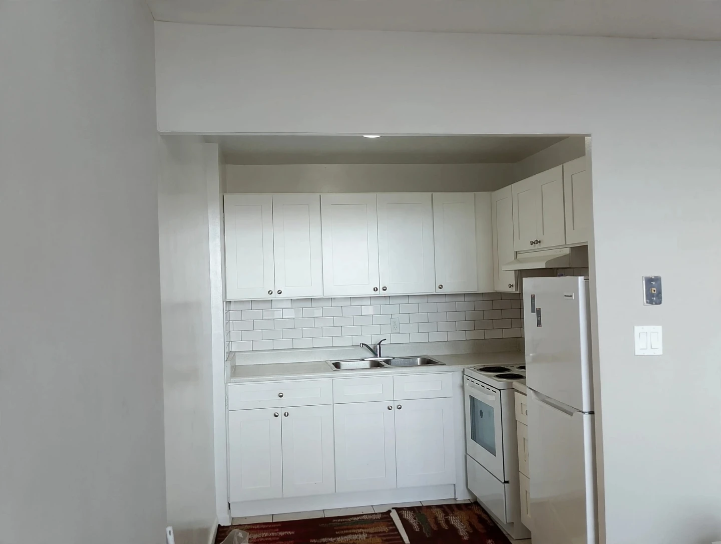 🏠 Bright Studio Apartment for Lease Takeover – East York - photo 5