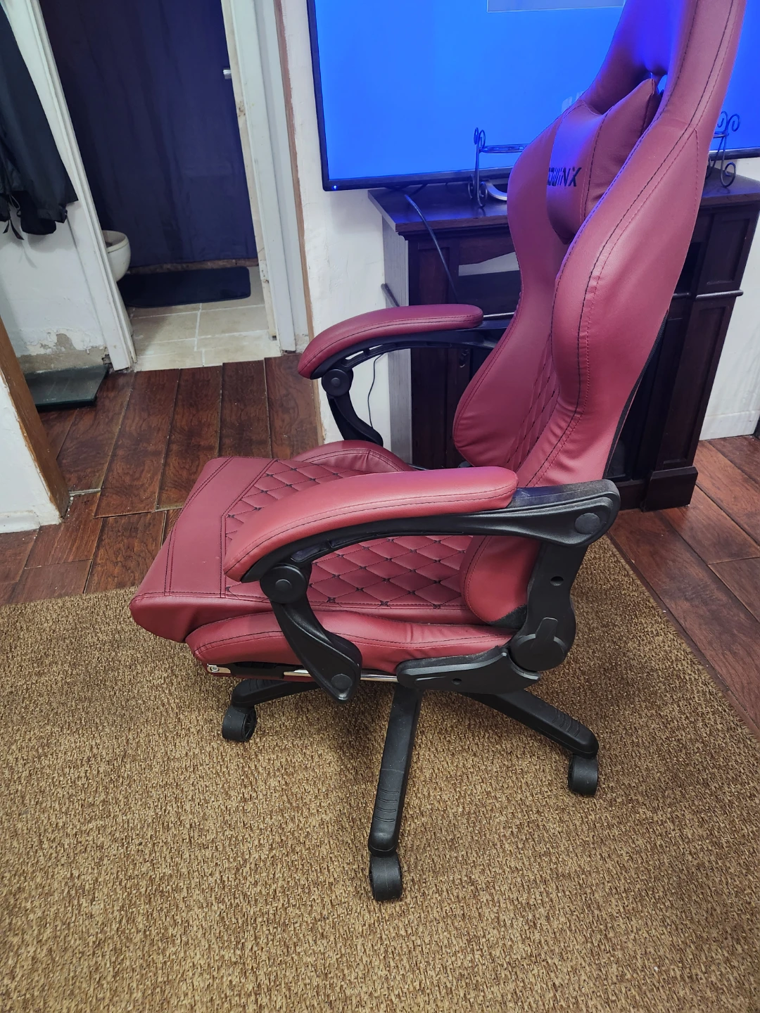 Dowinx Gaming Chair with Footrest