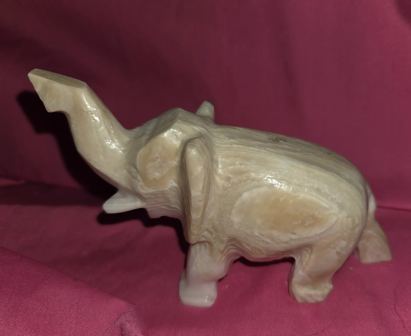 Hand carved Onyx elephant (made in mexico)