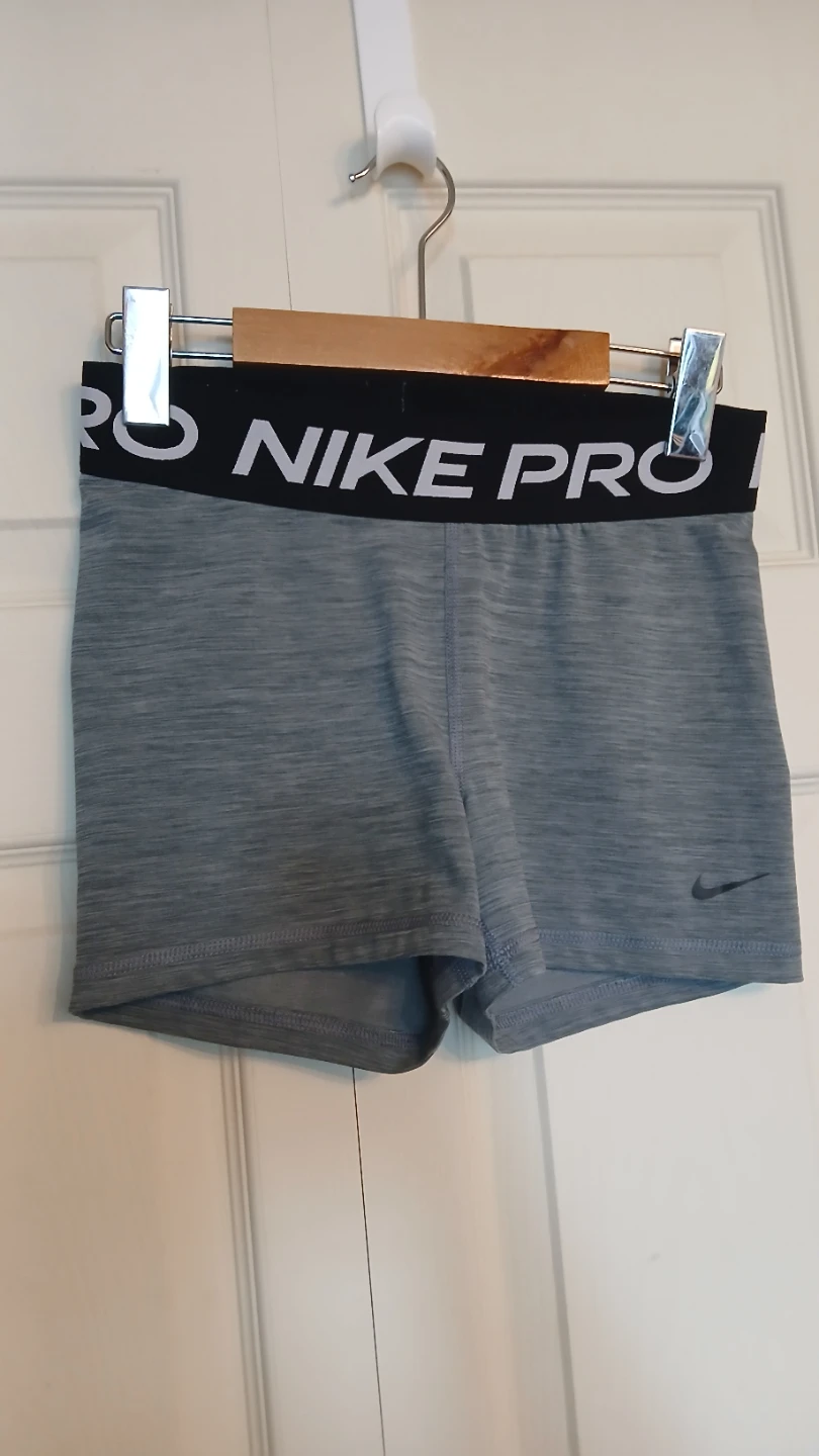 Nike Pro 365 3 inch shorts, size medium (M) - photo 2