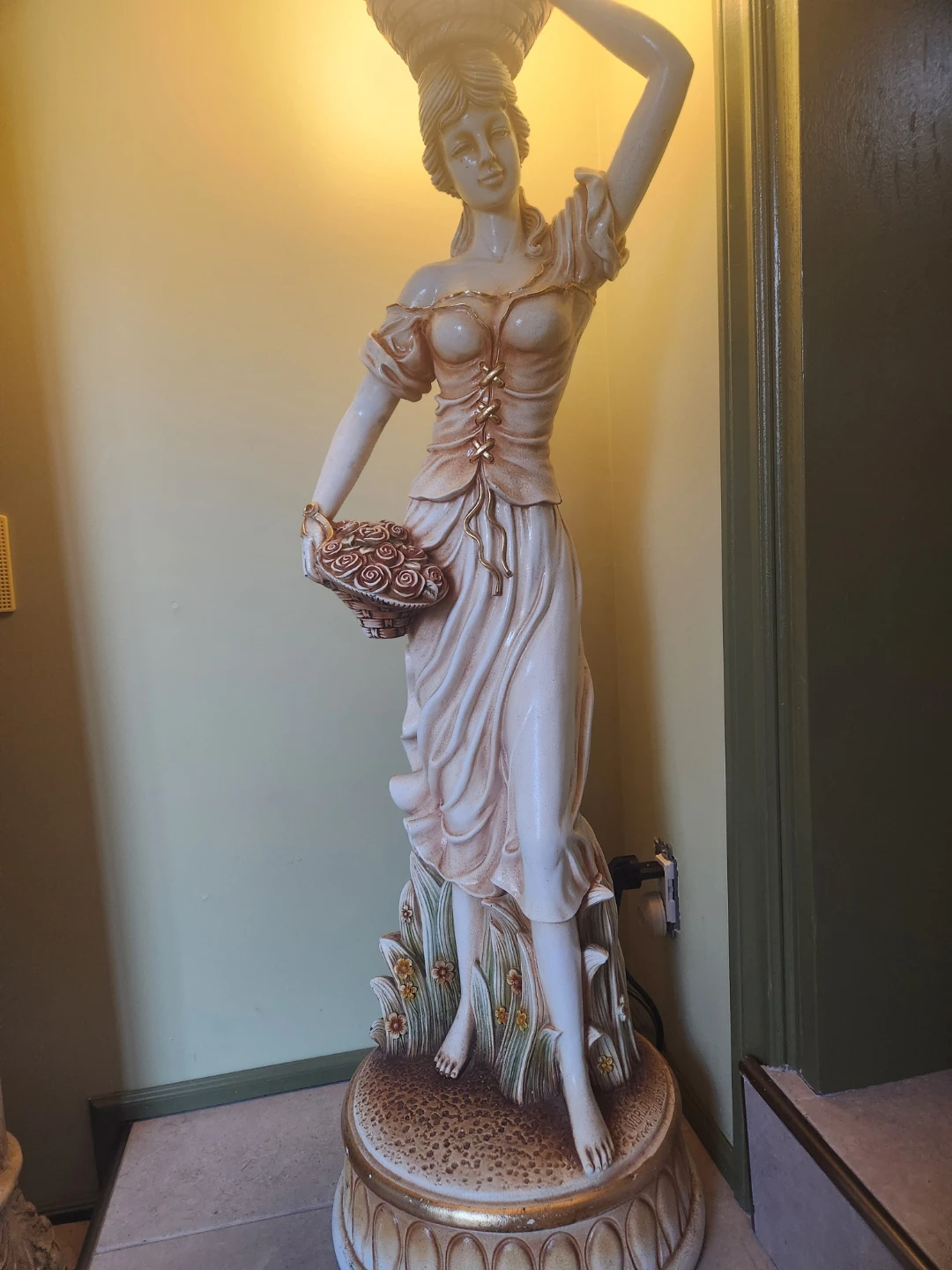 Vintage Lady Figurine Floor Lamp - photo 2