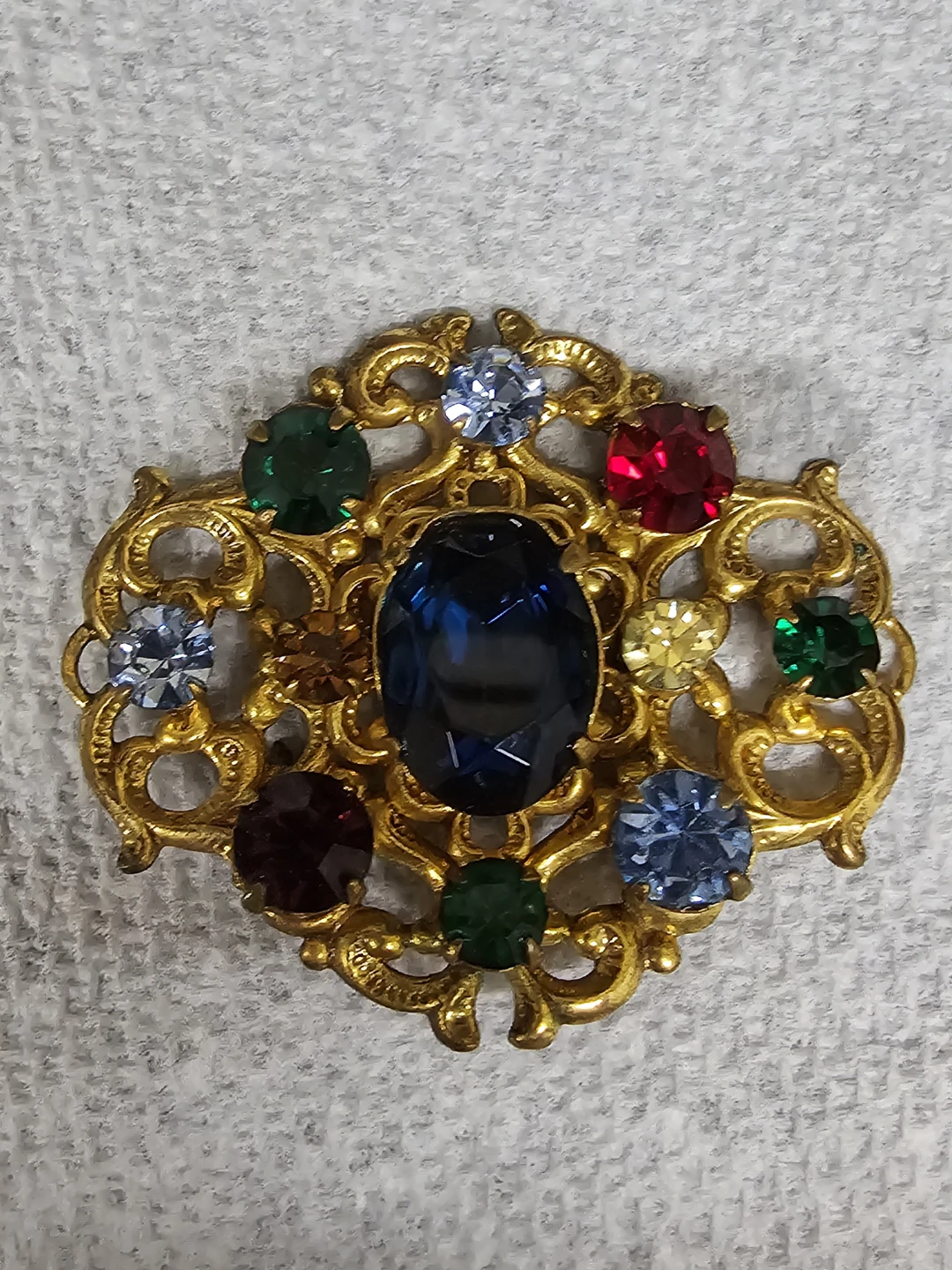 Set of Two Vintage Style Brooches - photo 2