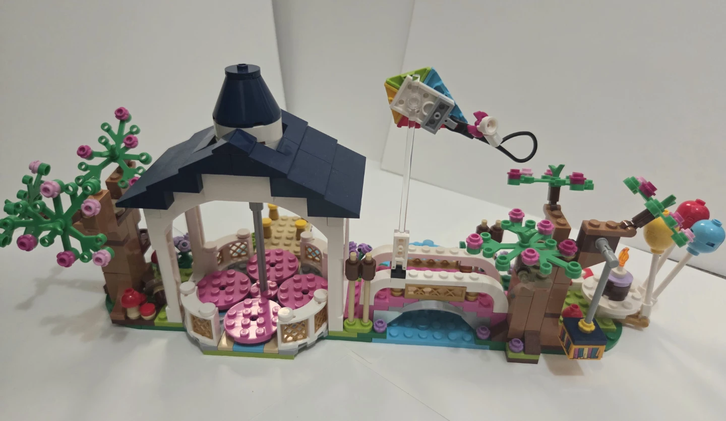 Lego Friends Heartlake City Park - photo 5