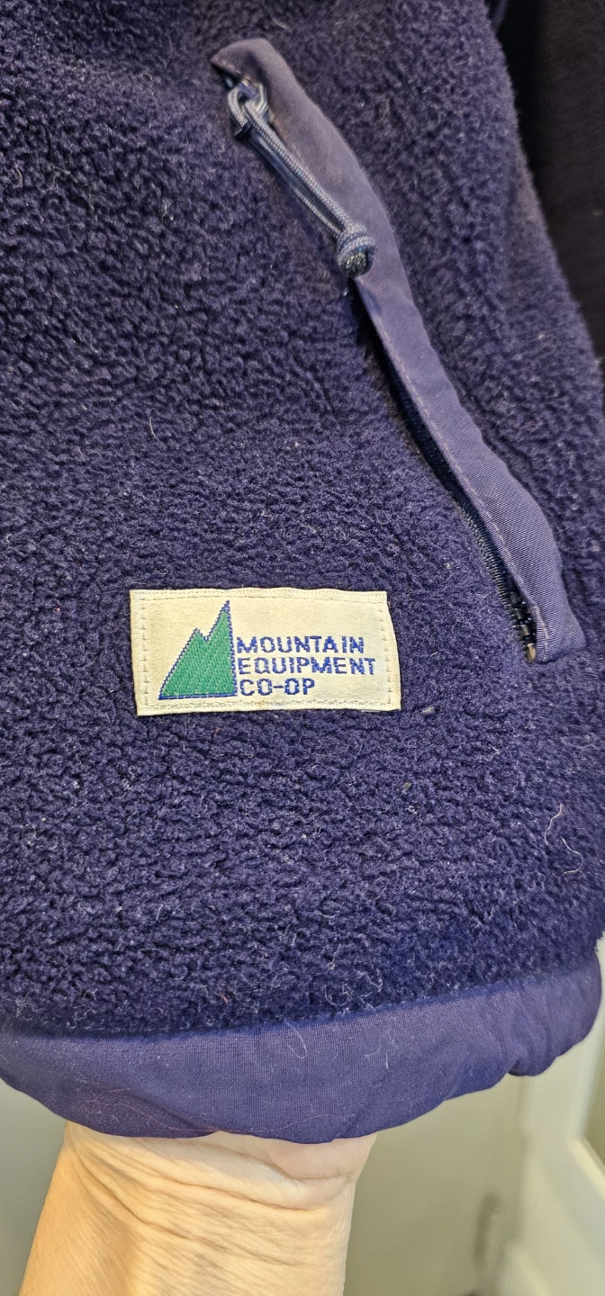 dark blue fleece jacket from MEC - photo 2