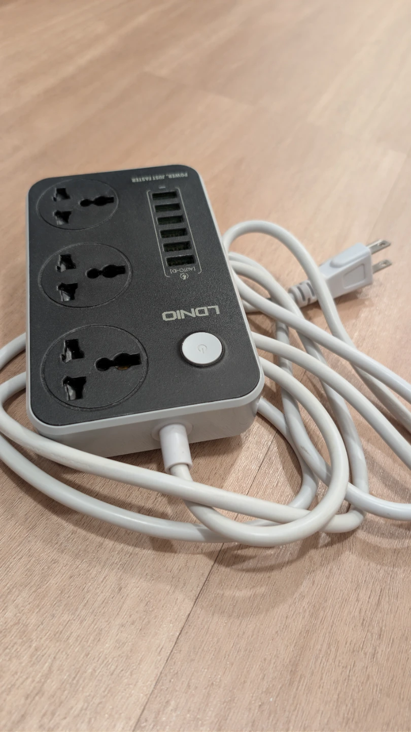 LDNIO Universal Power Strip with USB Ports - photo 3