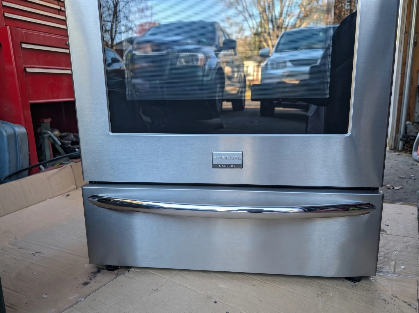 Frigidaire Gallery 30" Stainless Convection Range - photo 3
