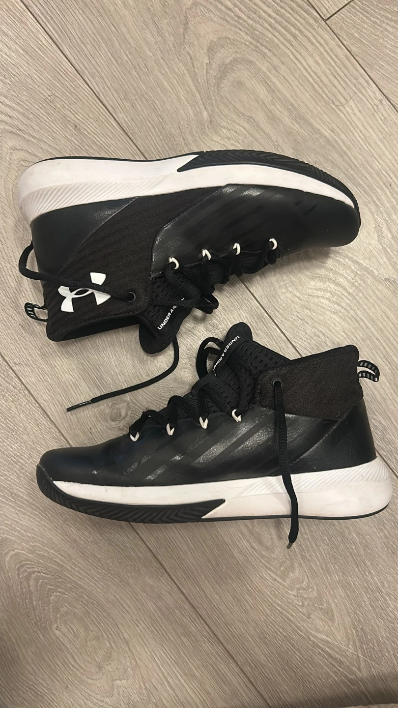 Under Armour Youth Basketball Shoes - photo 3