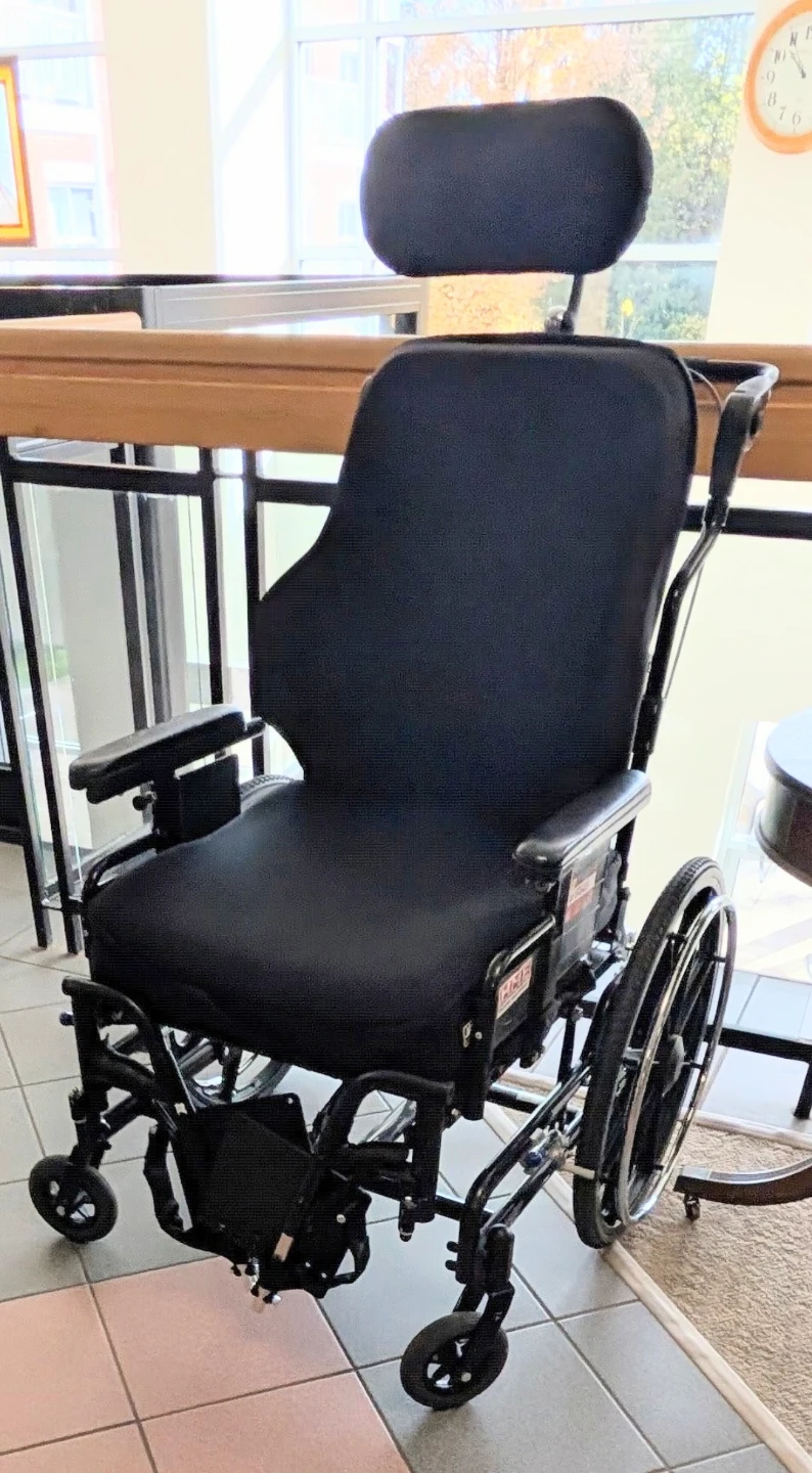 HME High-Back Reclining Wheelchair - photo 2