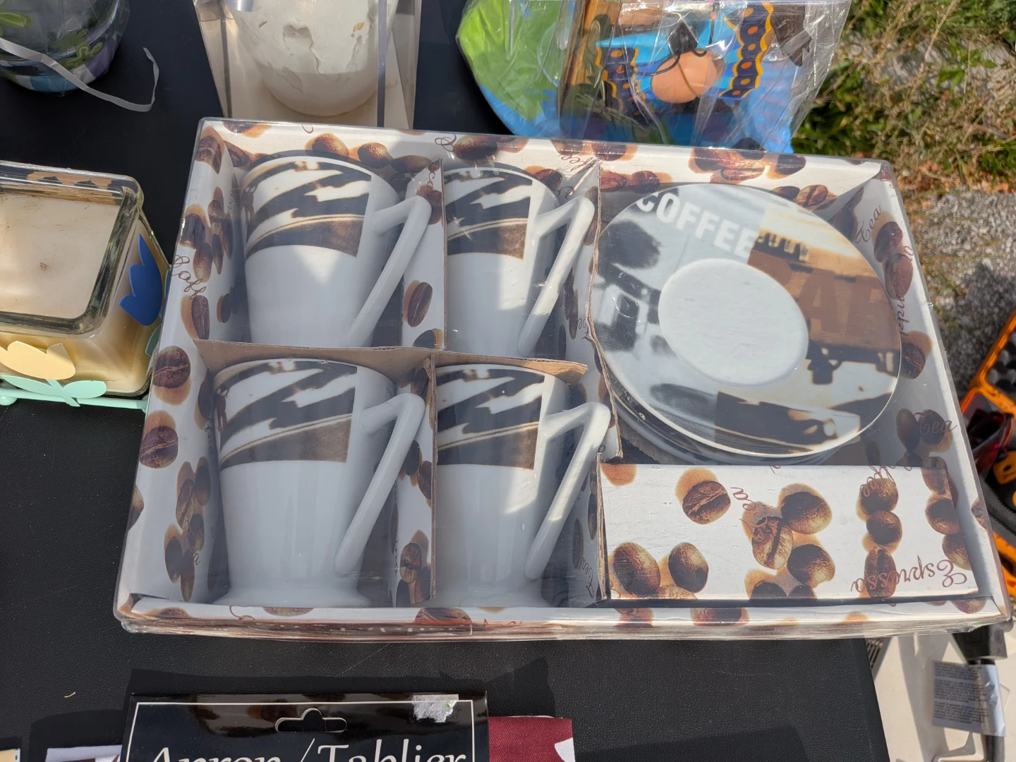 Set of 4 espresso Mugs and Saucers