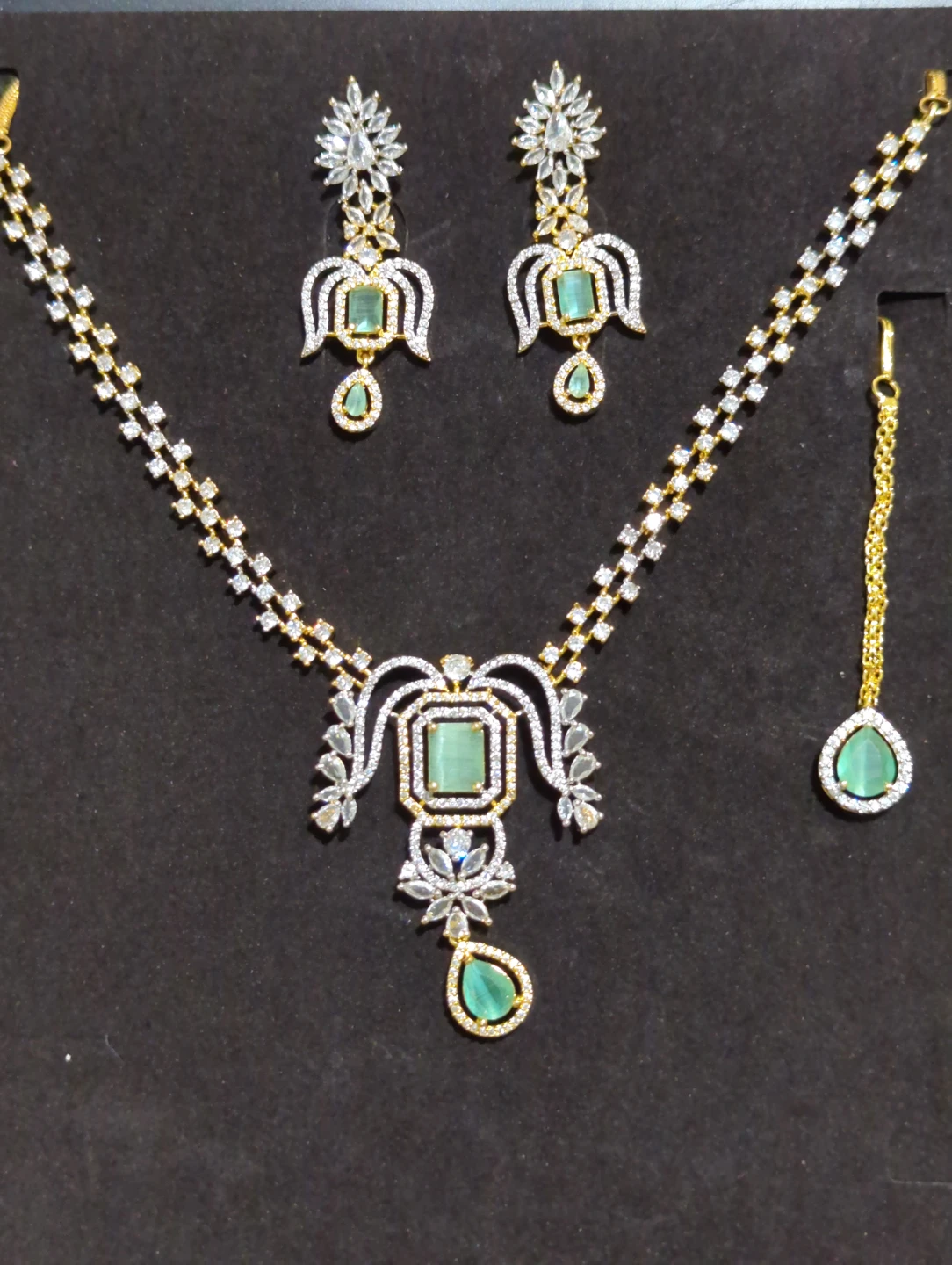 Gold-Tone Necklace and Earring Jewelry Set - photo 4