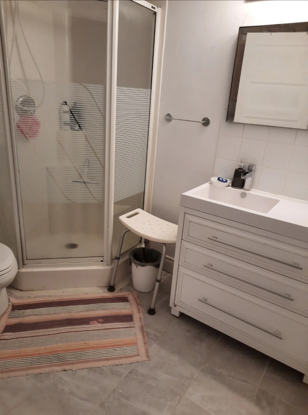 Châteauguay - private room /chambre privée - photo 3