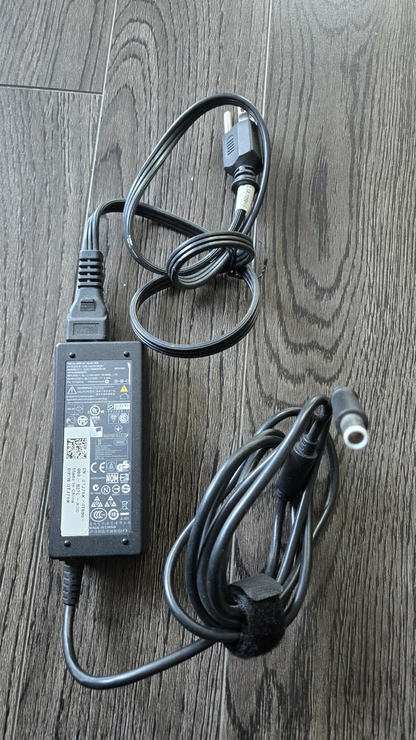 Dell 65W laptop AC Adapter Power Charger