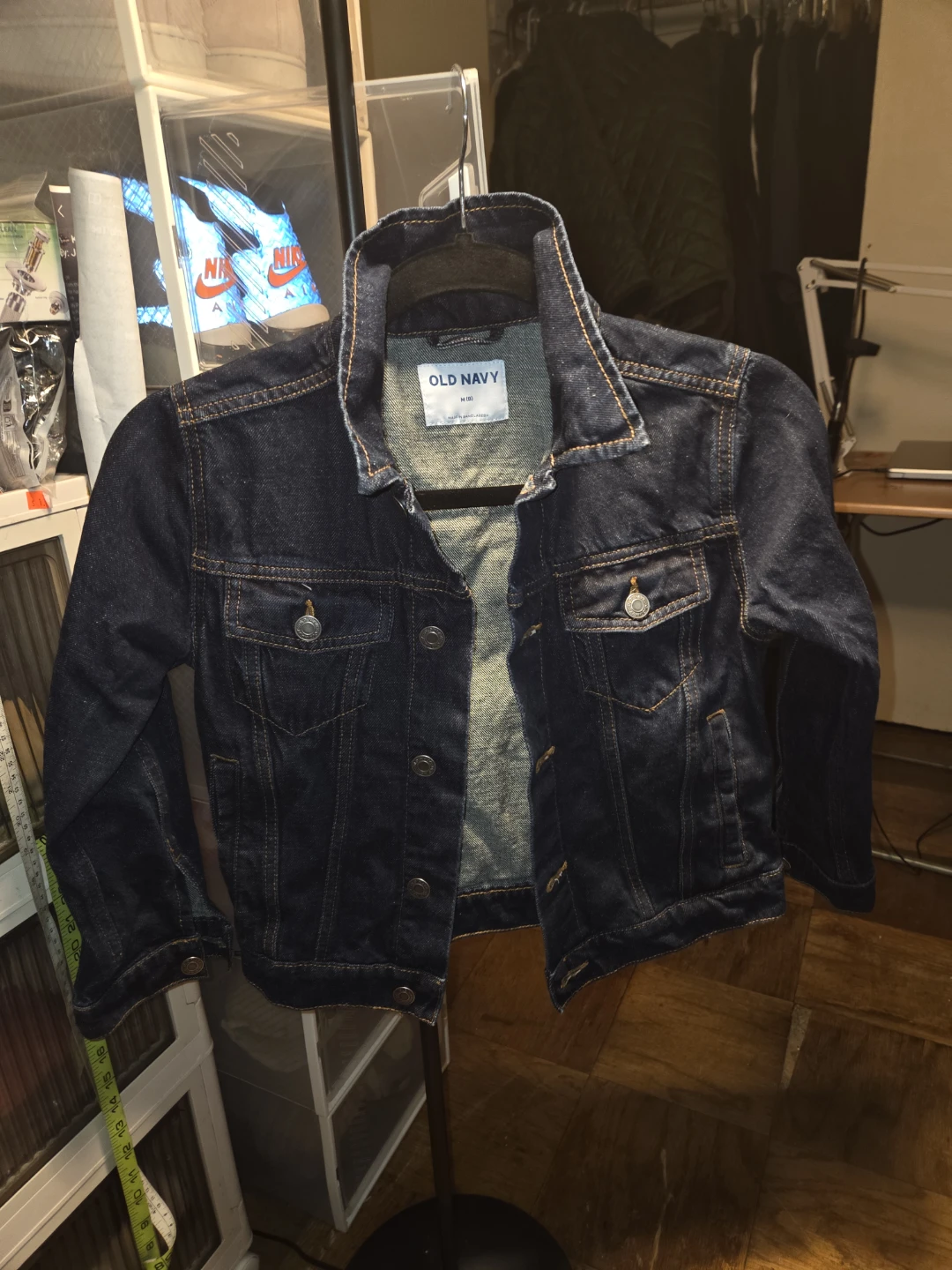Old Navy Crop Denim Jacket in a Ladies M/8