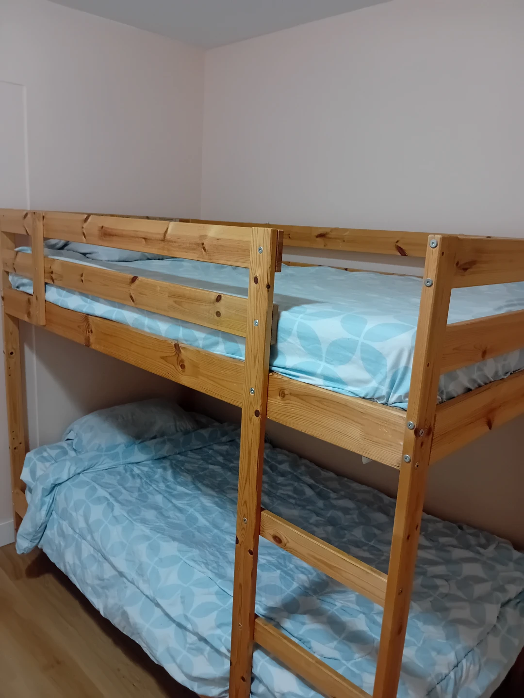 Solid Wood Twin Bunk Bed - photo 5