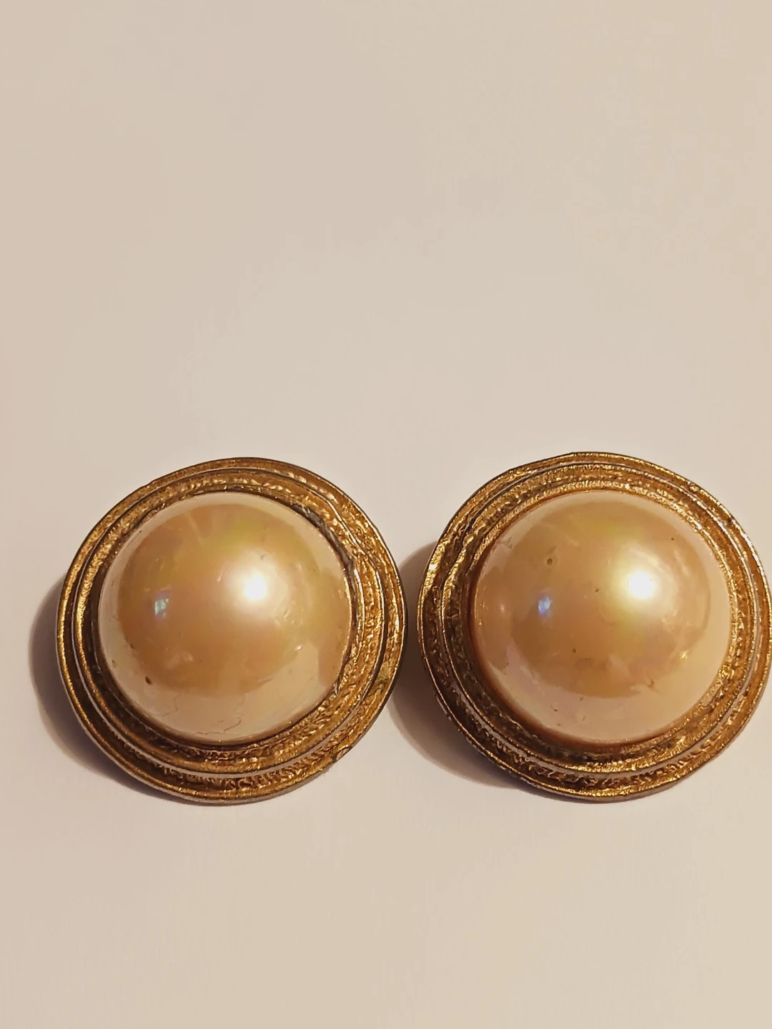 Beautiful Vintage Gold-Tone Pearl Stud Earrings