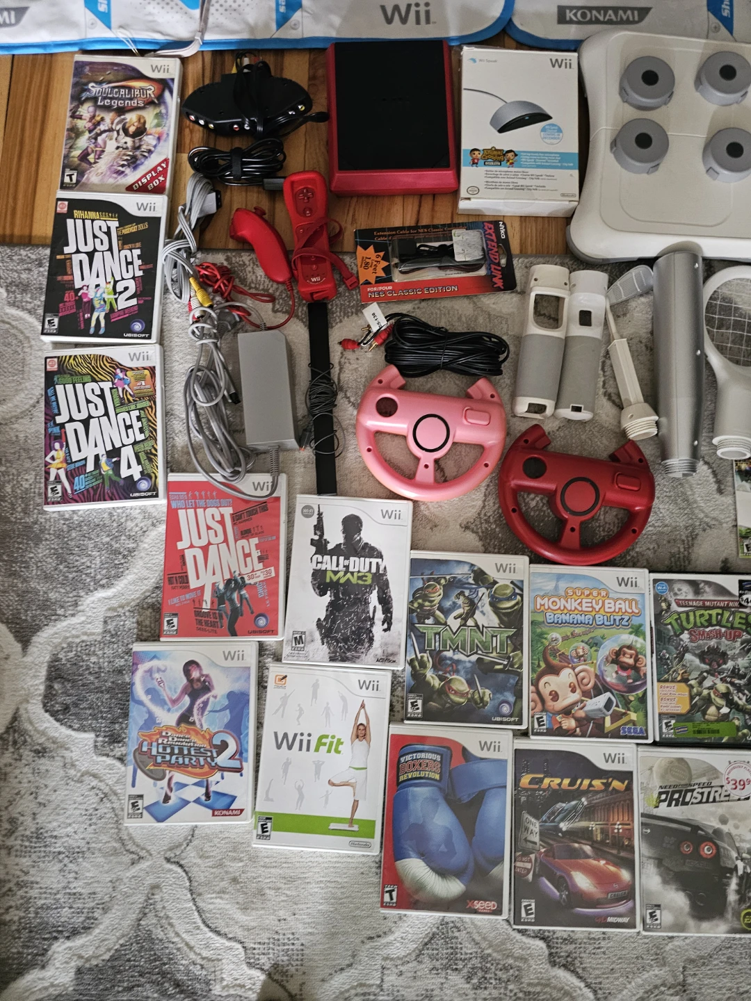 Nintendo Wii Mini Console Bundle with Games and Accessories - photo 2