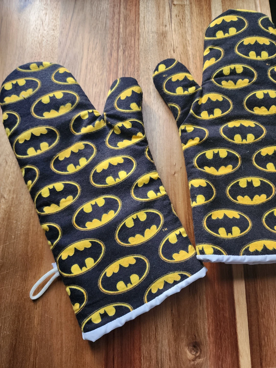 Batman Oven Mitts - photo 2