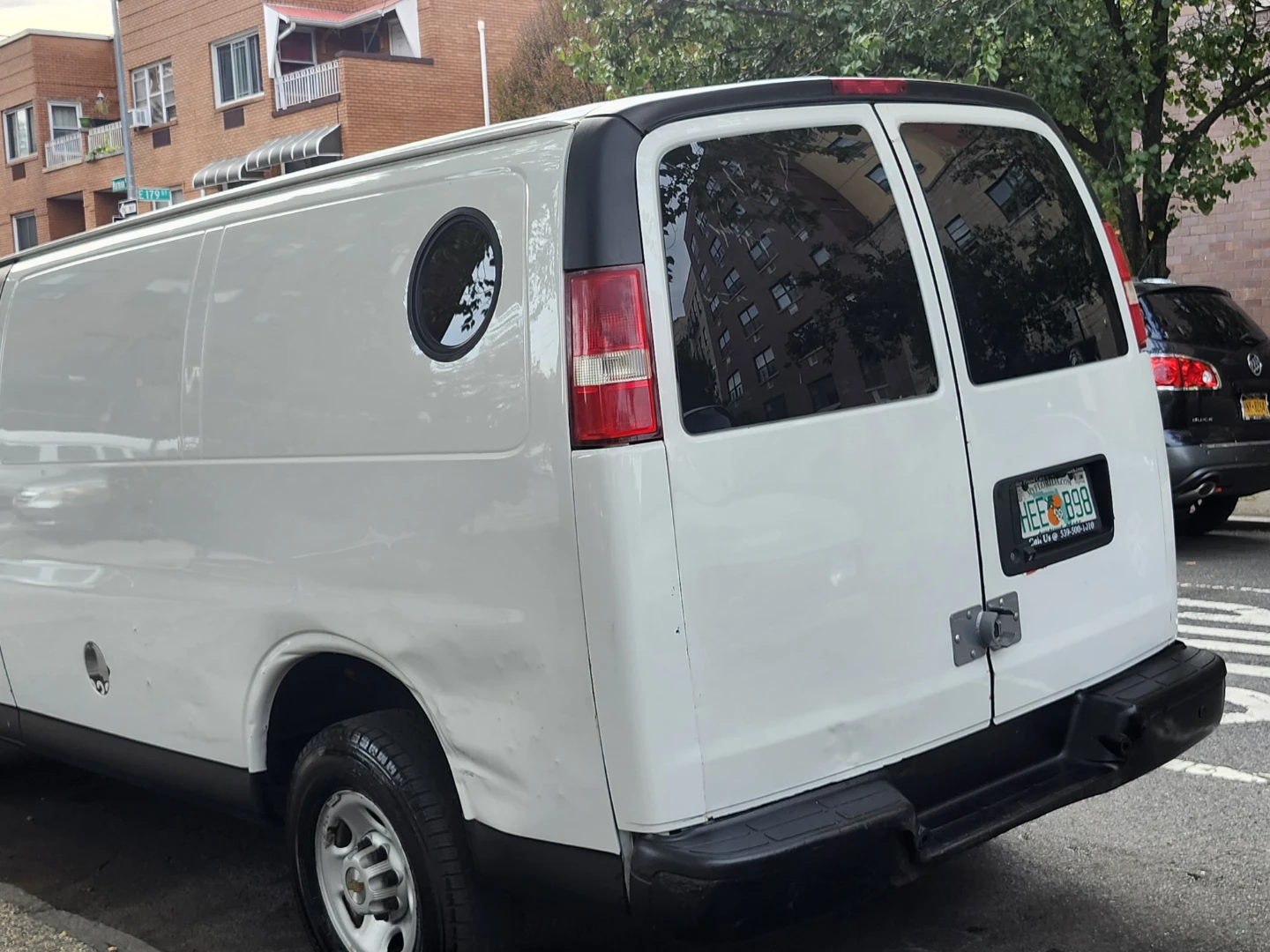 2016 Chevrolet Express Cargo Van - photo 4