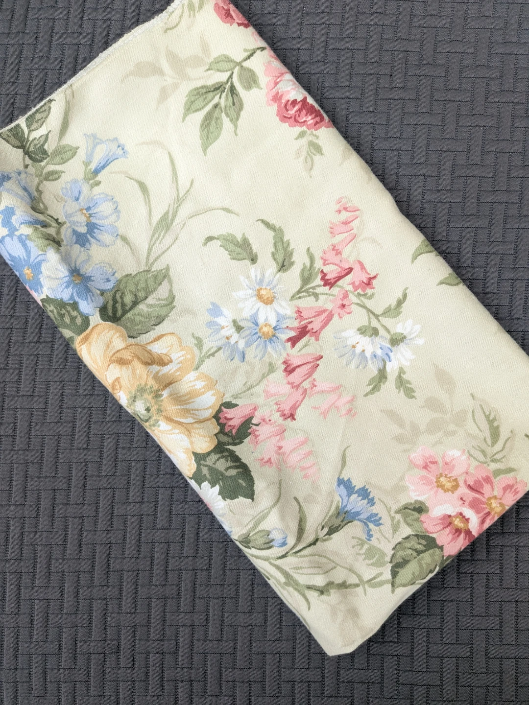 Vintage Floral Print Fabric Remnant Sample - photo 2