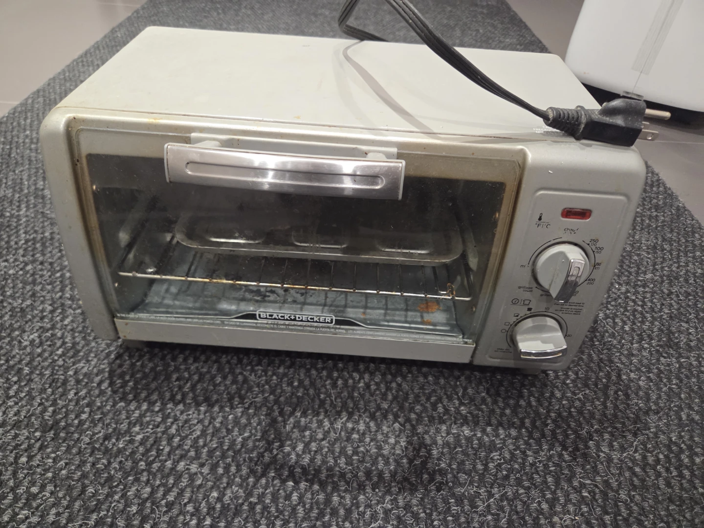 Black & Decker Toaster Oven - photo 3