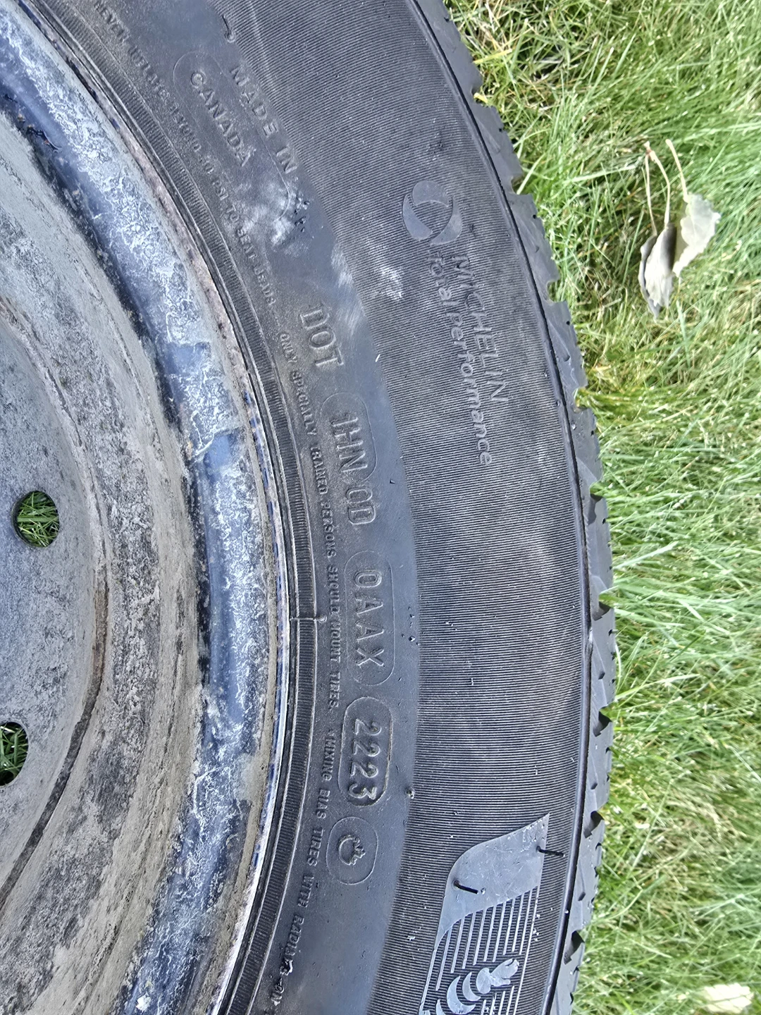 Michelin 215/65R16 Winter Tire on Steel Rim - photo 4