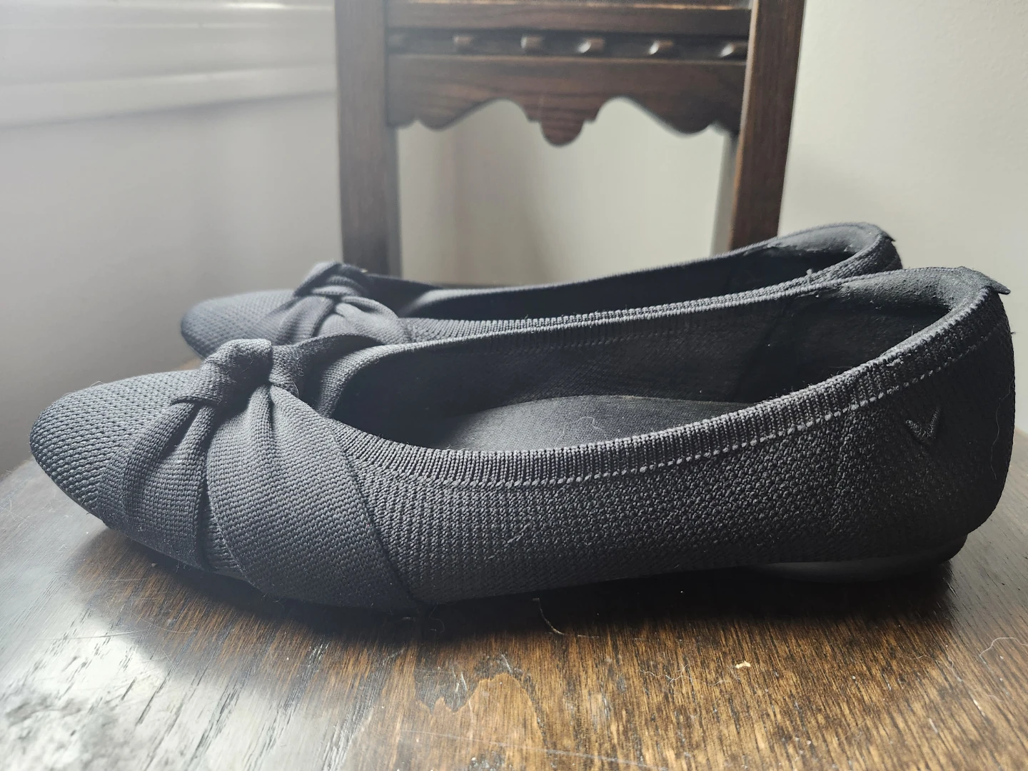 VIVAIA Black Pointed Toe Flats