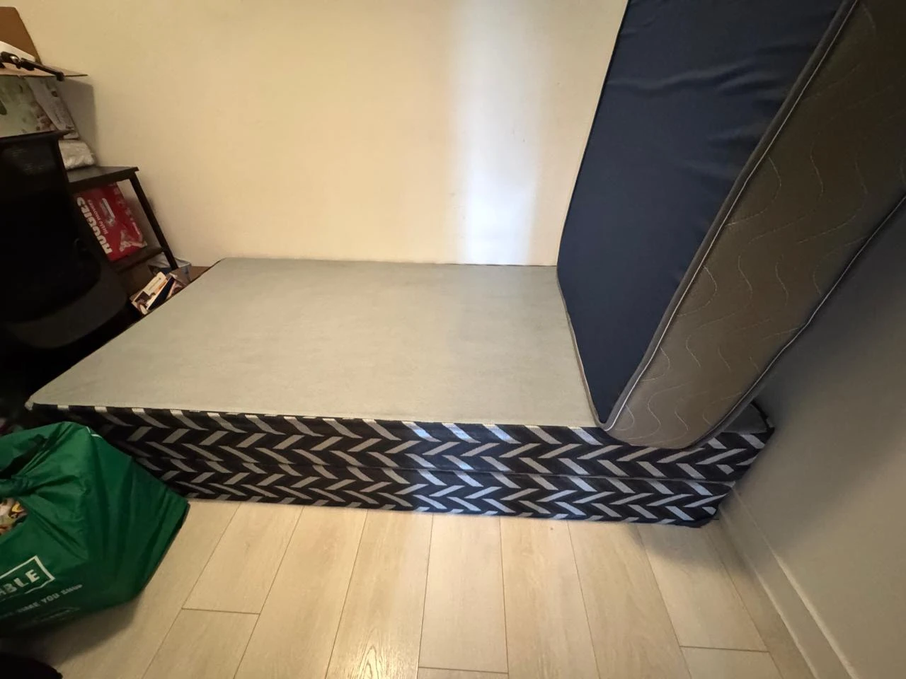 Twin size Posture-pedic mattress - photo 3