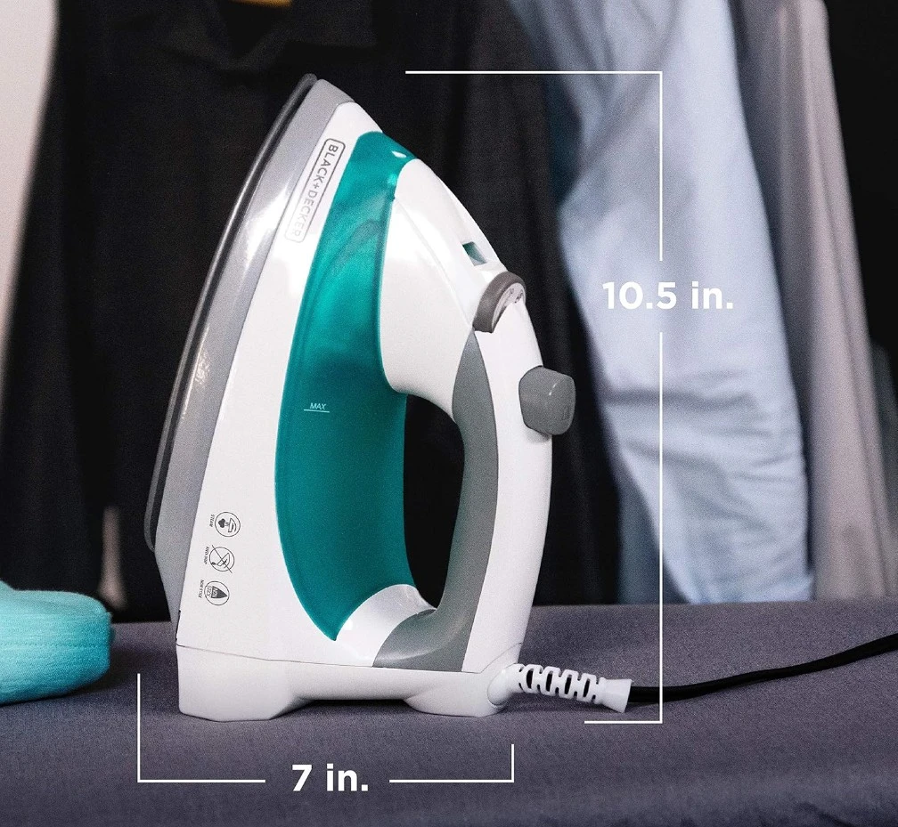 BLACK+DECKER Light 'N Easy Compact Steam Iron - photo 3