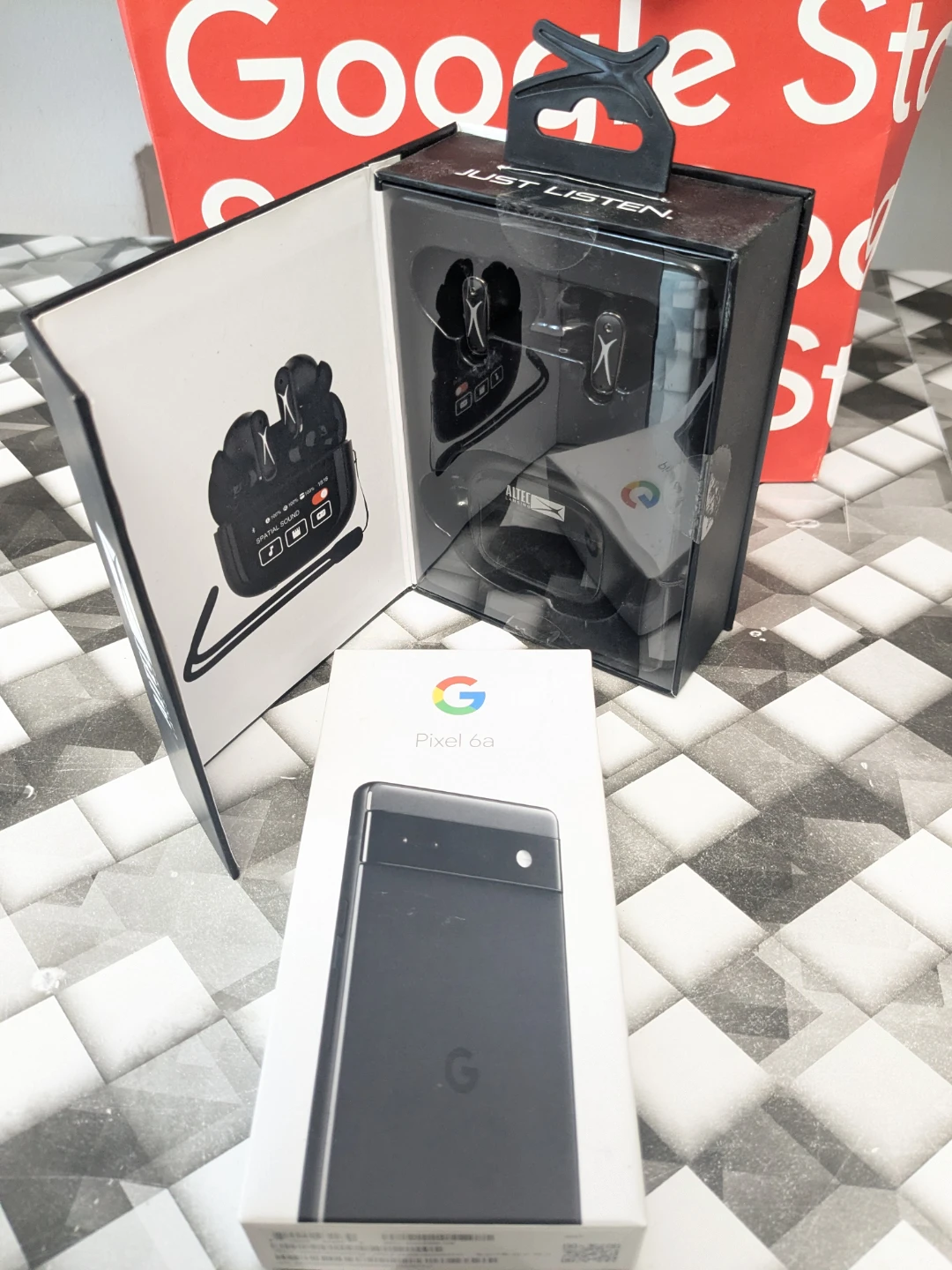 Google Pixel 6a UNLOCKED + Altec 360 Earbuds - photo 2