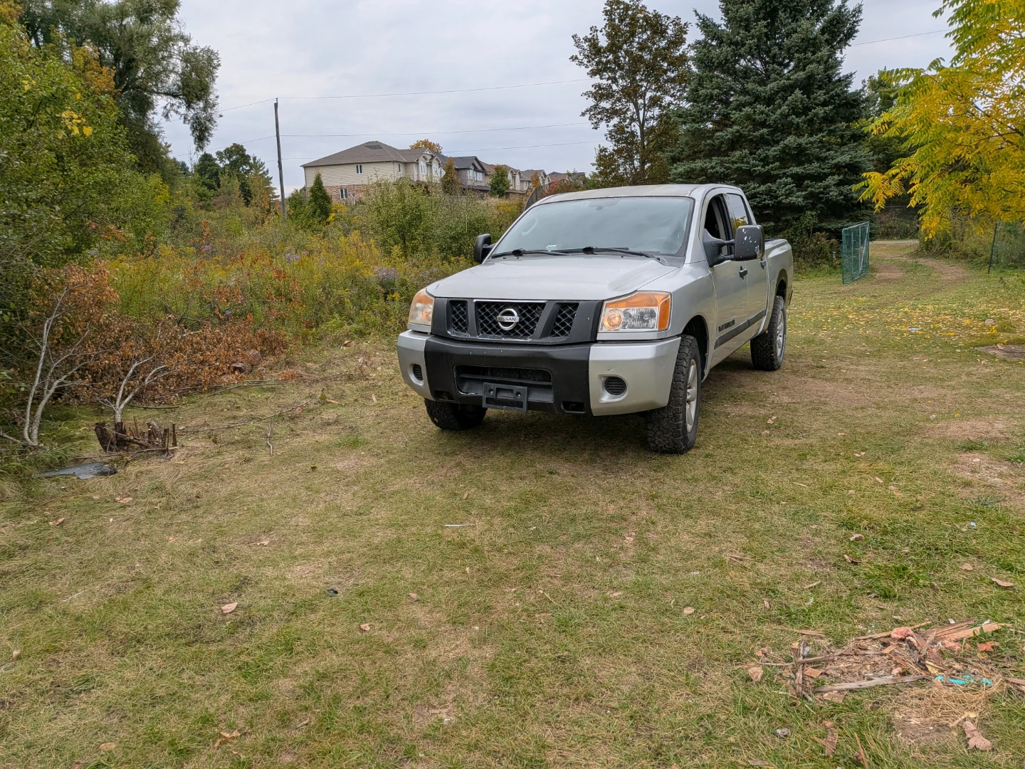 Nissan Titan SV 4x4 Truck - photo 3