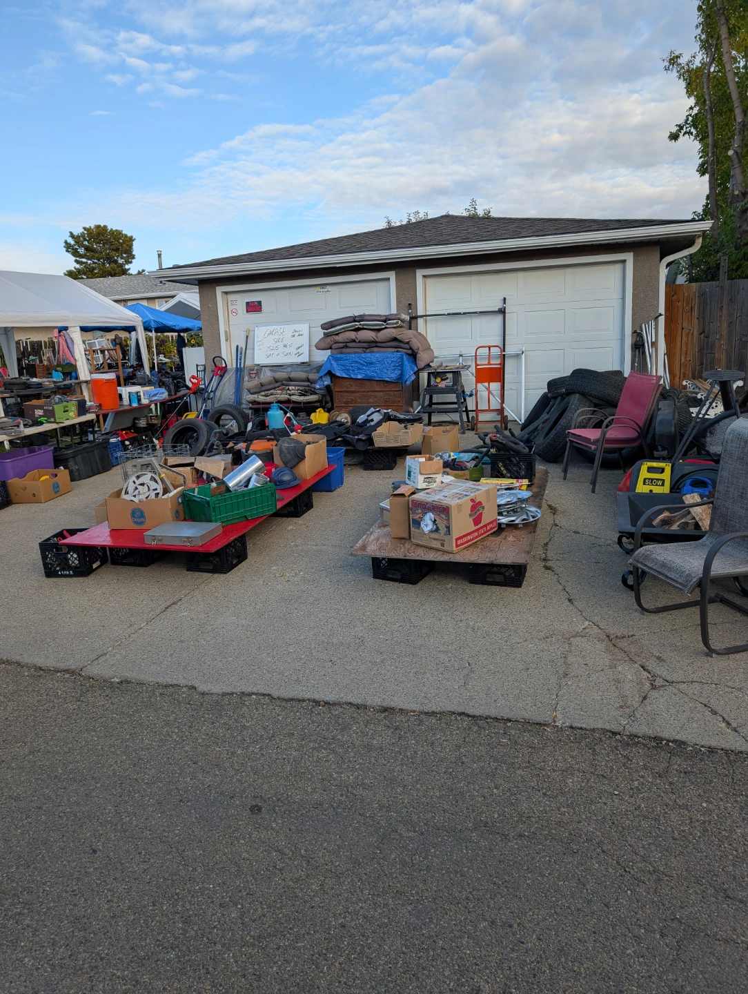 Multi family garage sale - photo 4