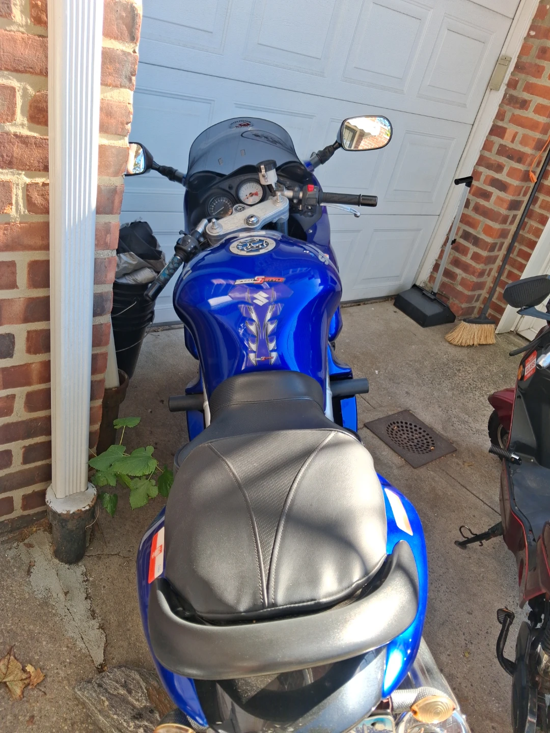 Suzuki SV650S Motorcycle 2004 - photo 3