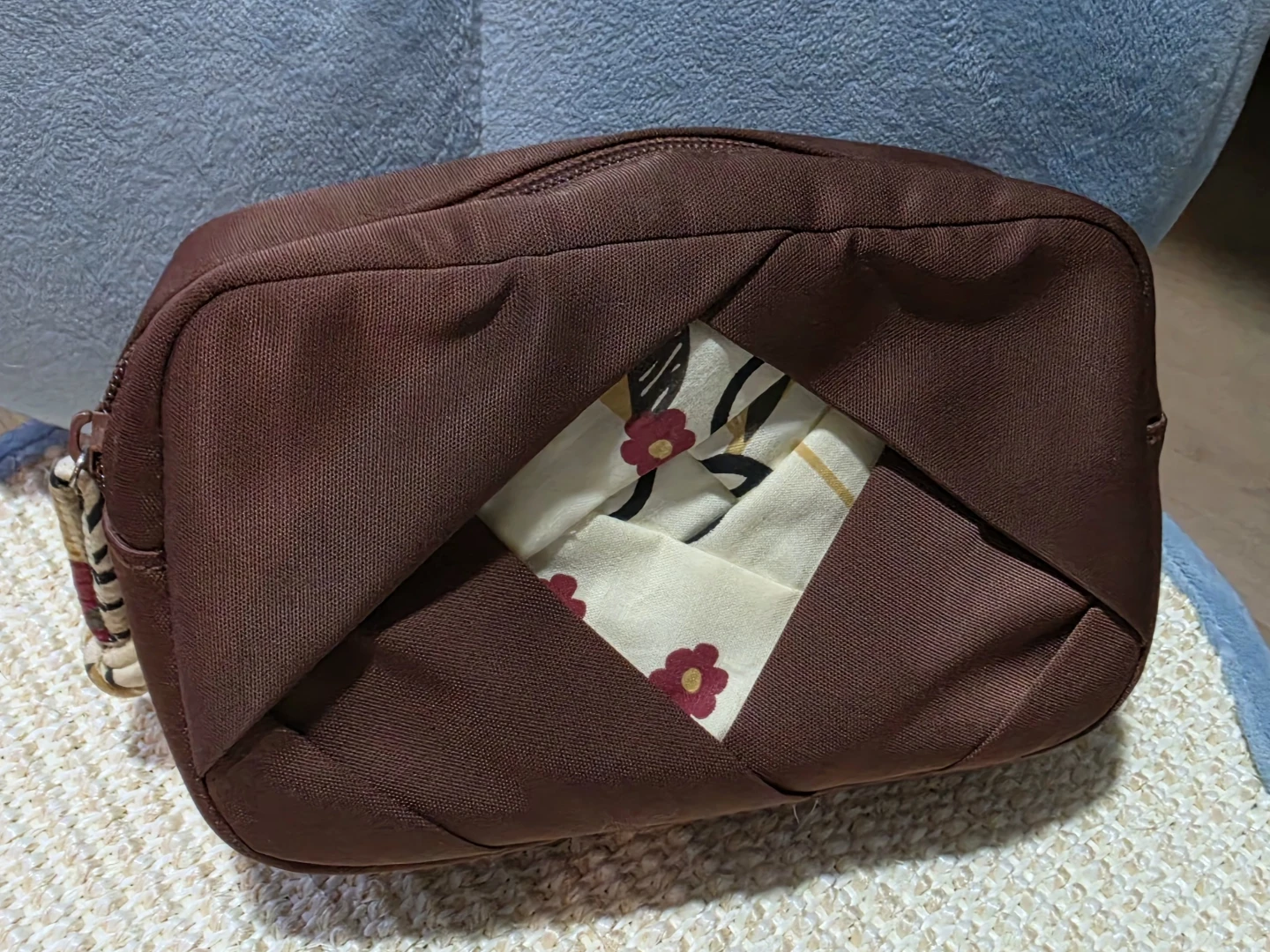 Shiseido Brown Cosmetic Pouch 7 x 4 x 2