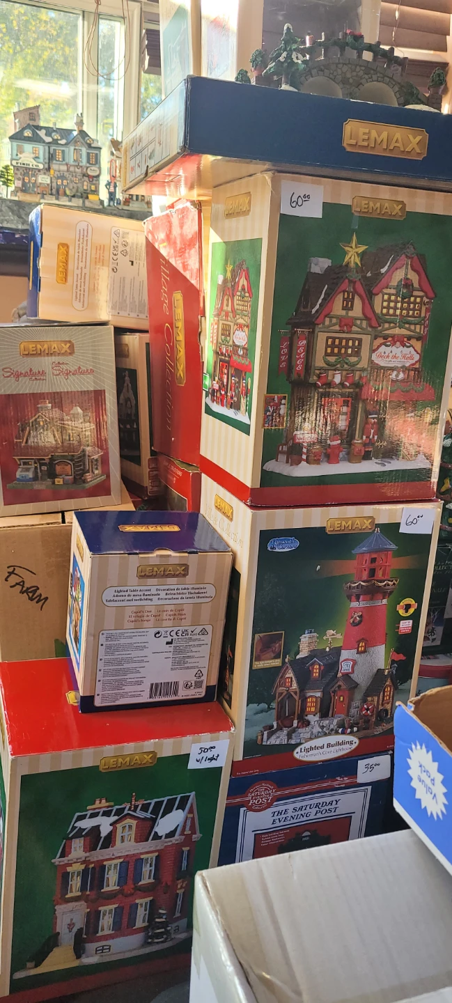 Lemax Christmas Village Assorted Buildings - photo 2