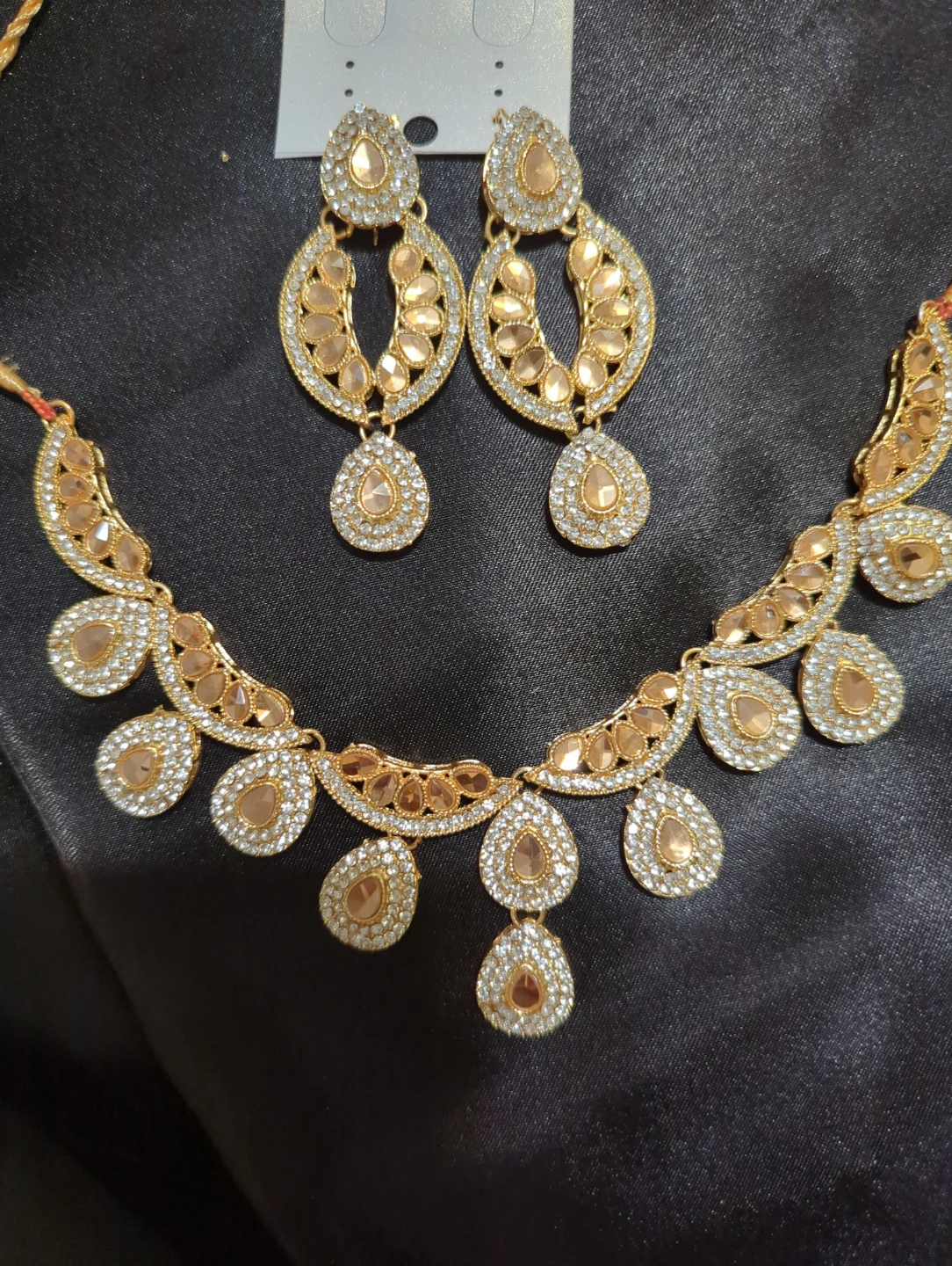 Gold-Tone Teardrop Jewelry Set - photo 3