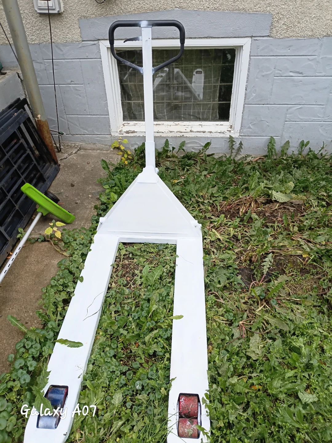 White Industrial Pallet Jack - photo 2