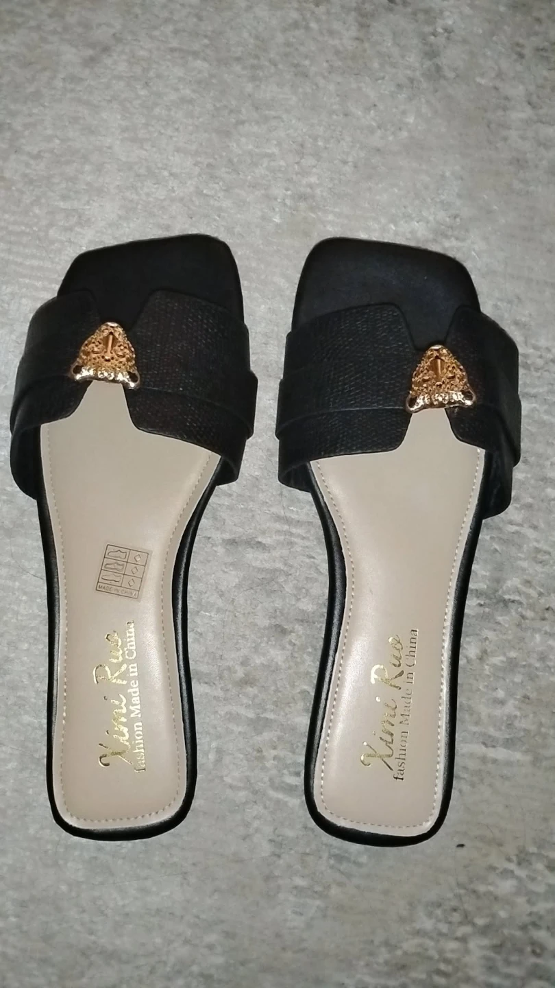 Ximi Ruo Black Sandals