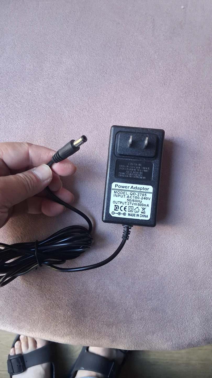 27V, 500mA power adapter with 5.5mm x 2.1mm barrel connector