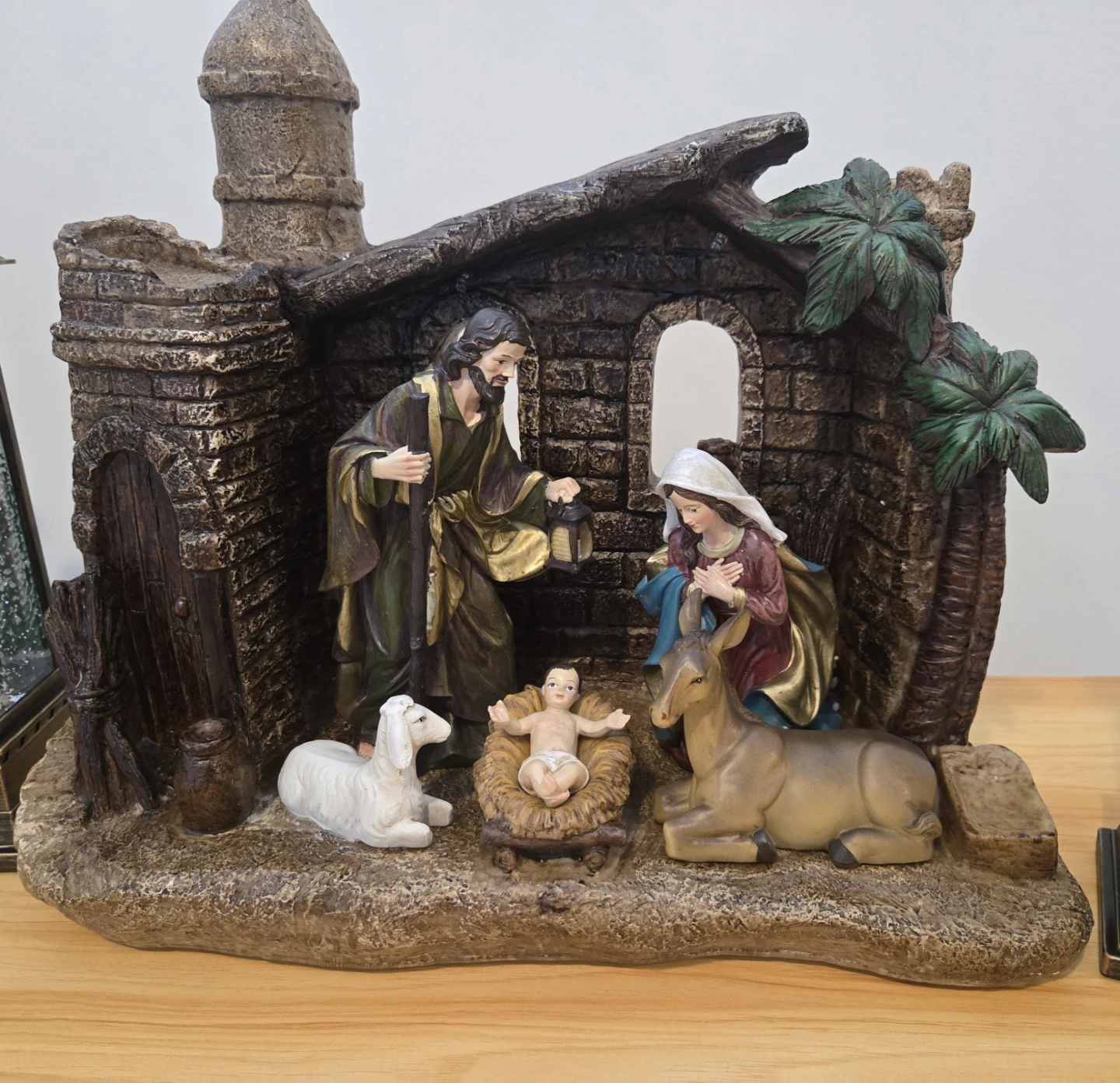 Christmas Decorations – Nativity Scene, & More 🎄