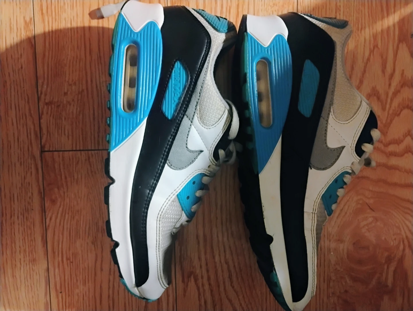 Nike Air Max 90 Sneakers