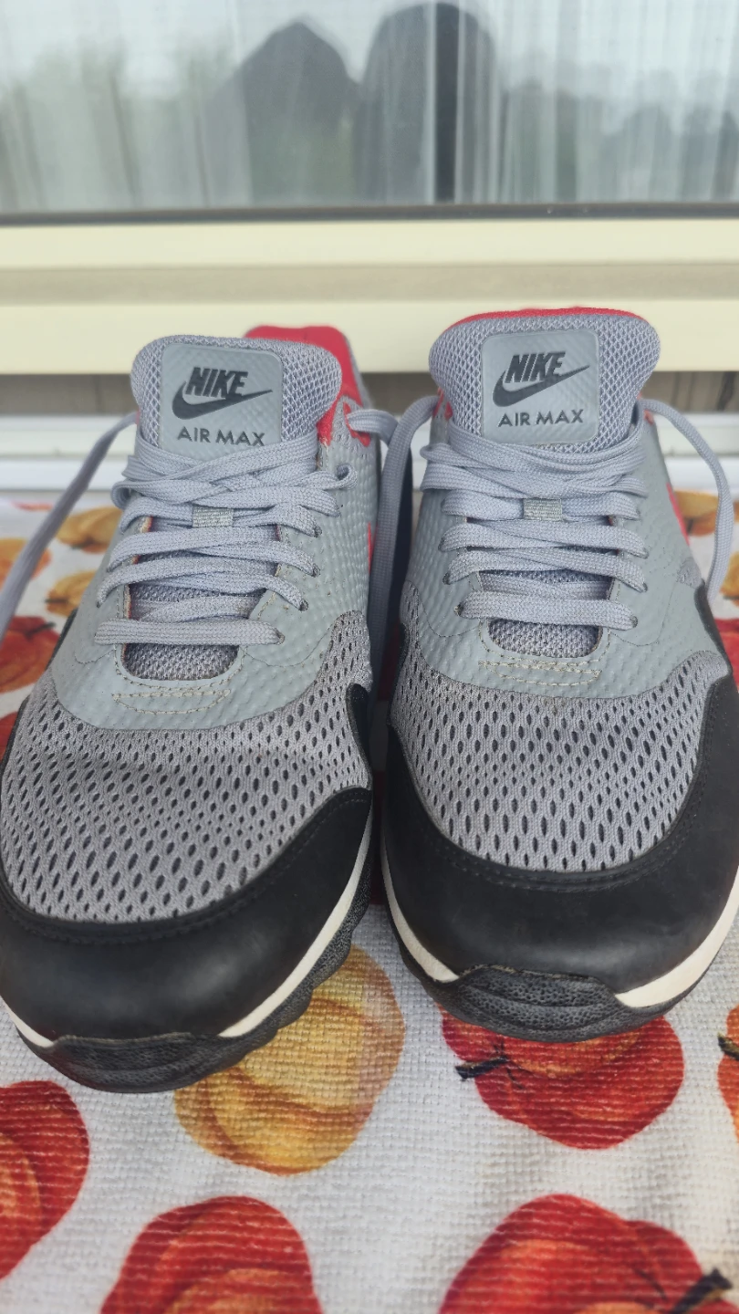 Nike Air Max Size 8