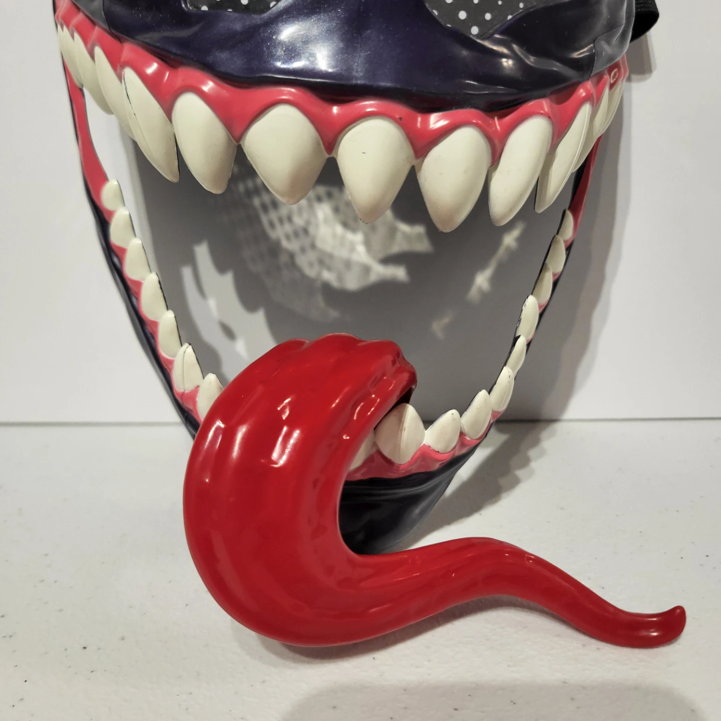 Hasbro Marvel Spider-Man Venom Mask - photo 2