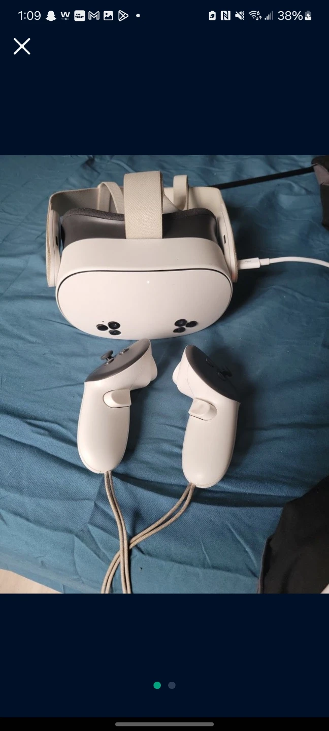 Meta Quest 3s (Working perfectly and in good condition)