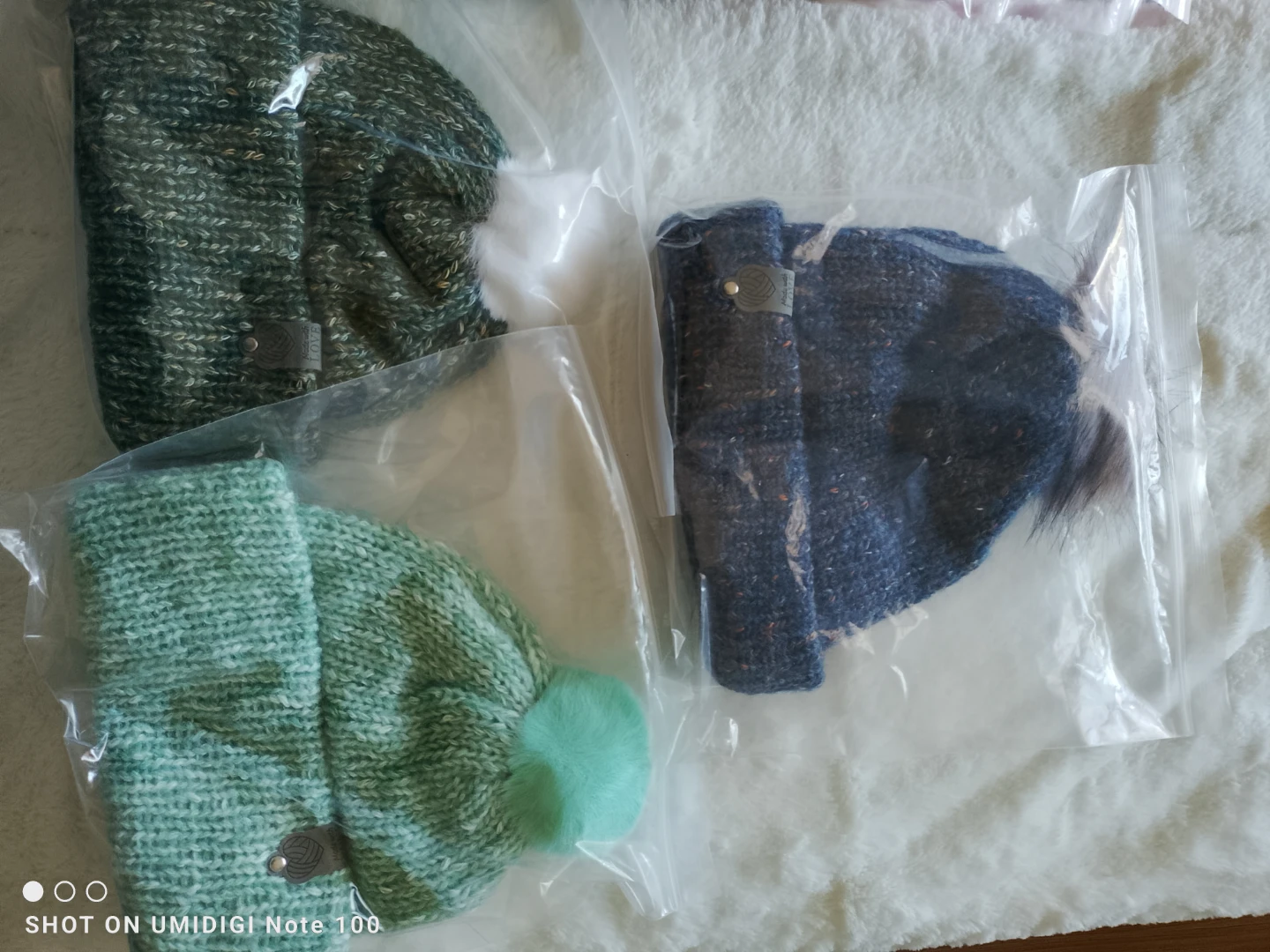 Handmade Pom Pom Knit Toques - photo 5