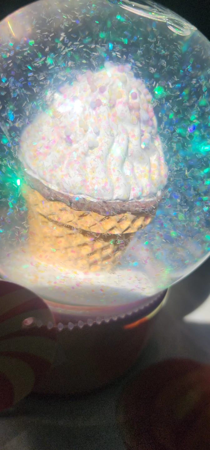 Concepts Ice Cream Cone Waterglobe - photo 3