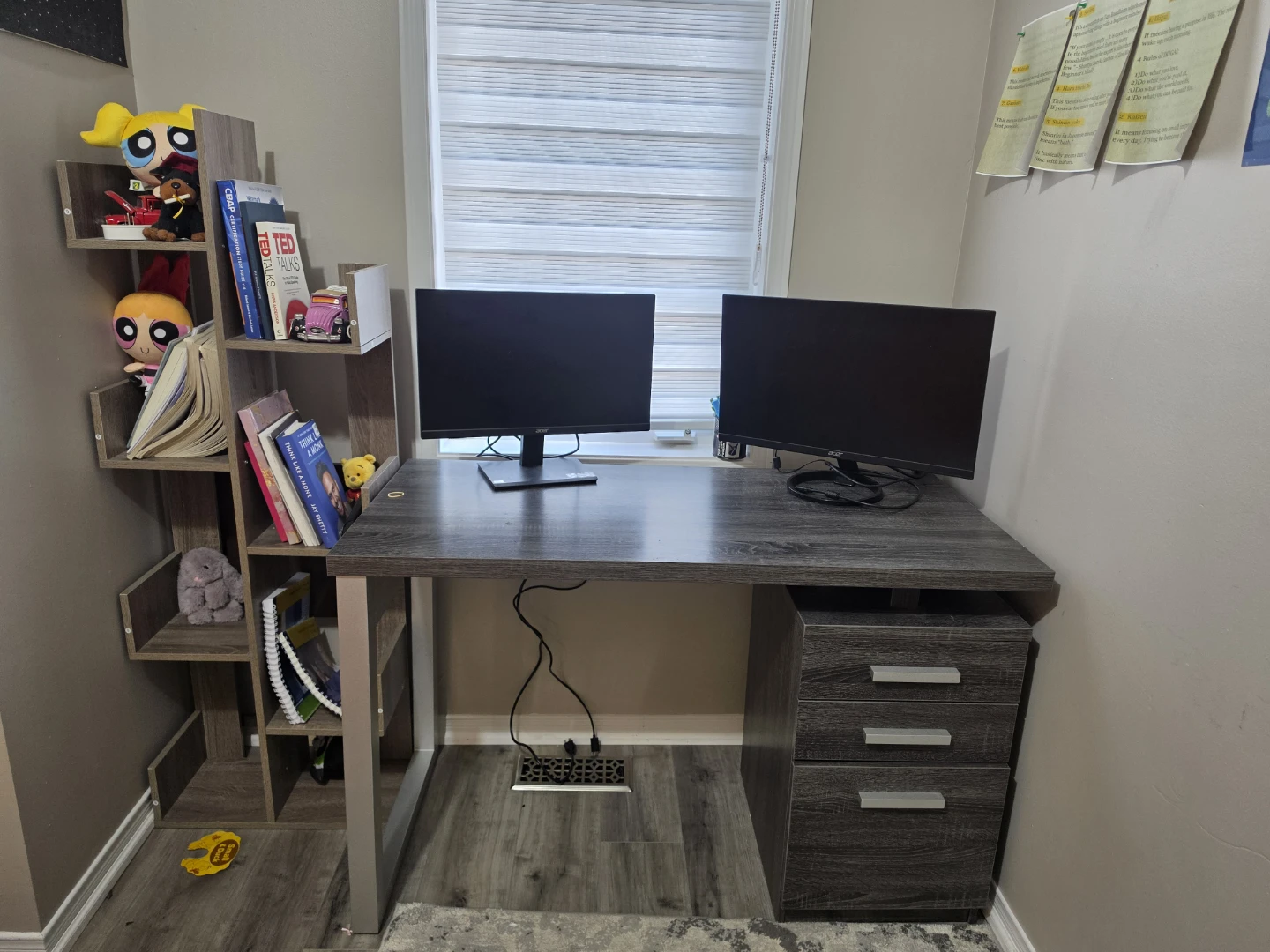 Selling work desk + Two Monitors
