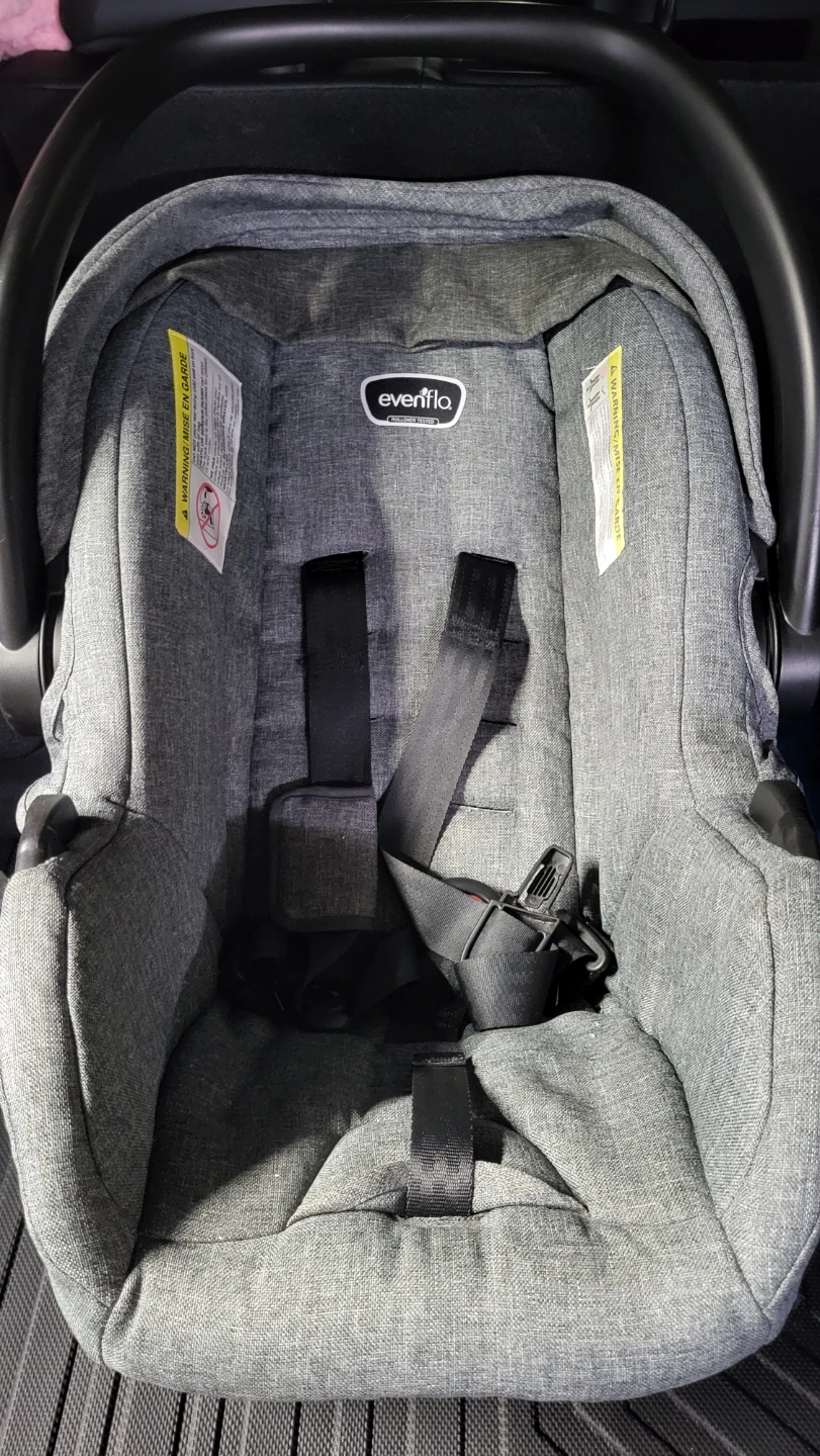 Evenflo omniplus car seat and base