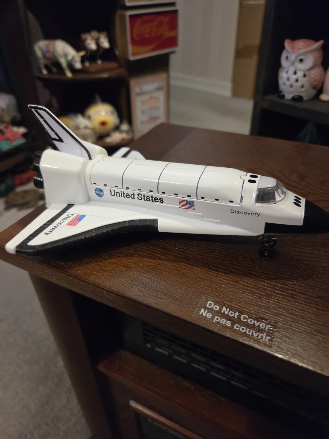 NASA Space Shuttle Discovery Model